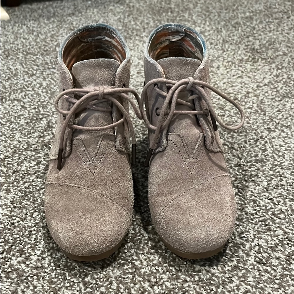 Toms Kala Desert Suede Lace-Up wedge booties